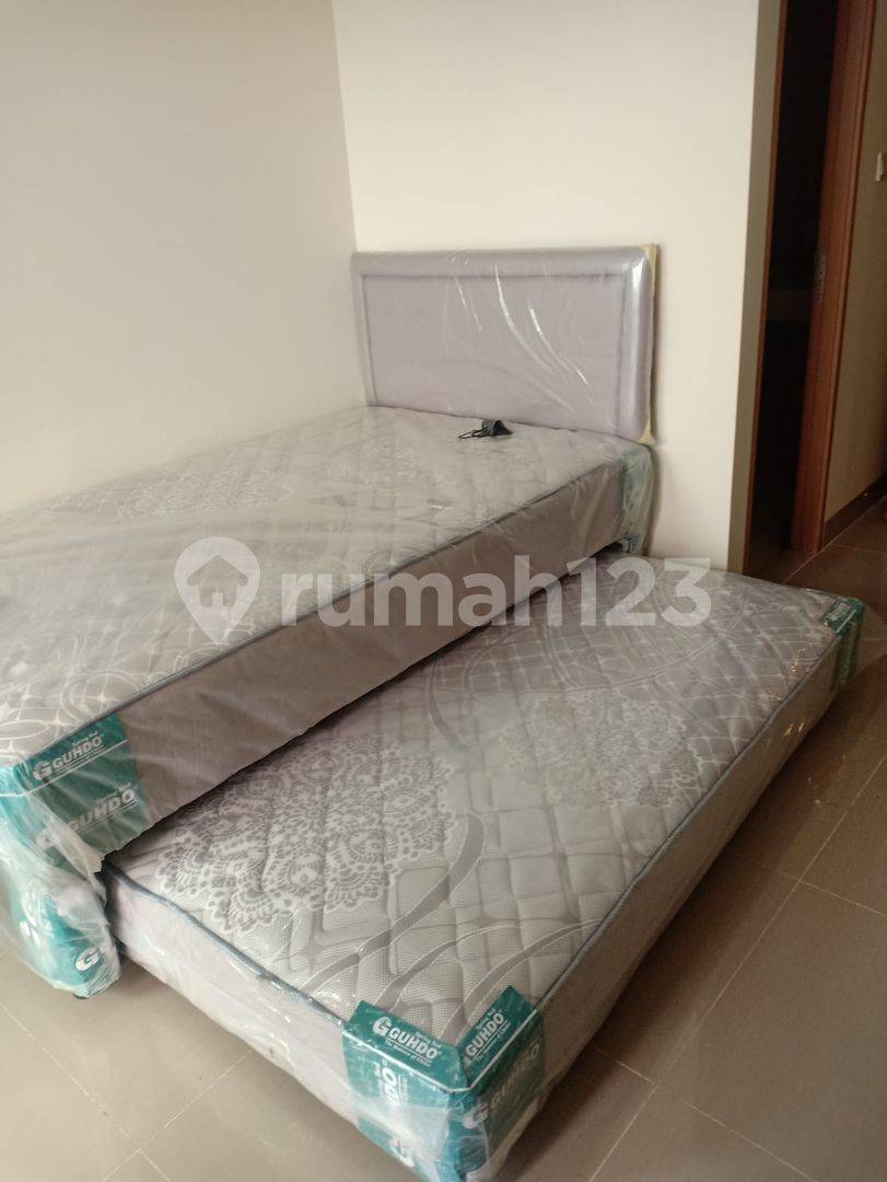 Apartment B Residence near Universities, Toll Access, and Mall