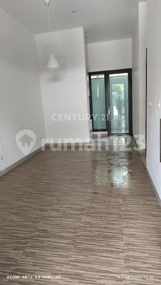 Strategic Location, Flood-Free, Close to City and Water Source