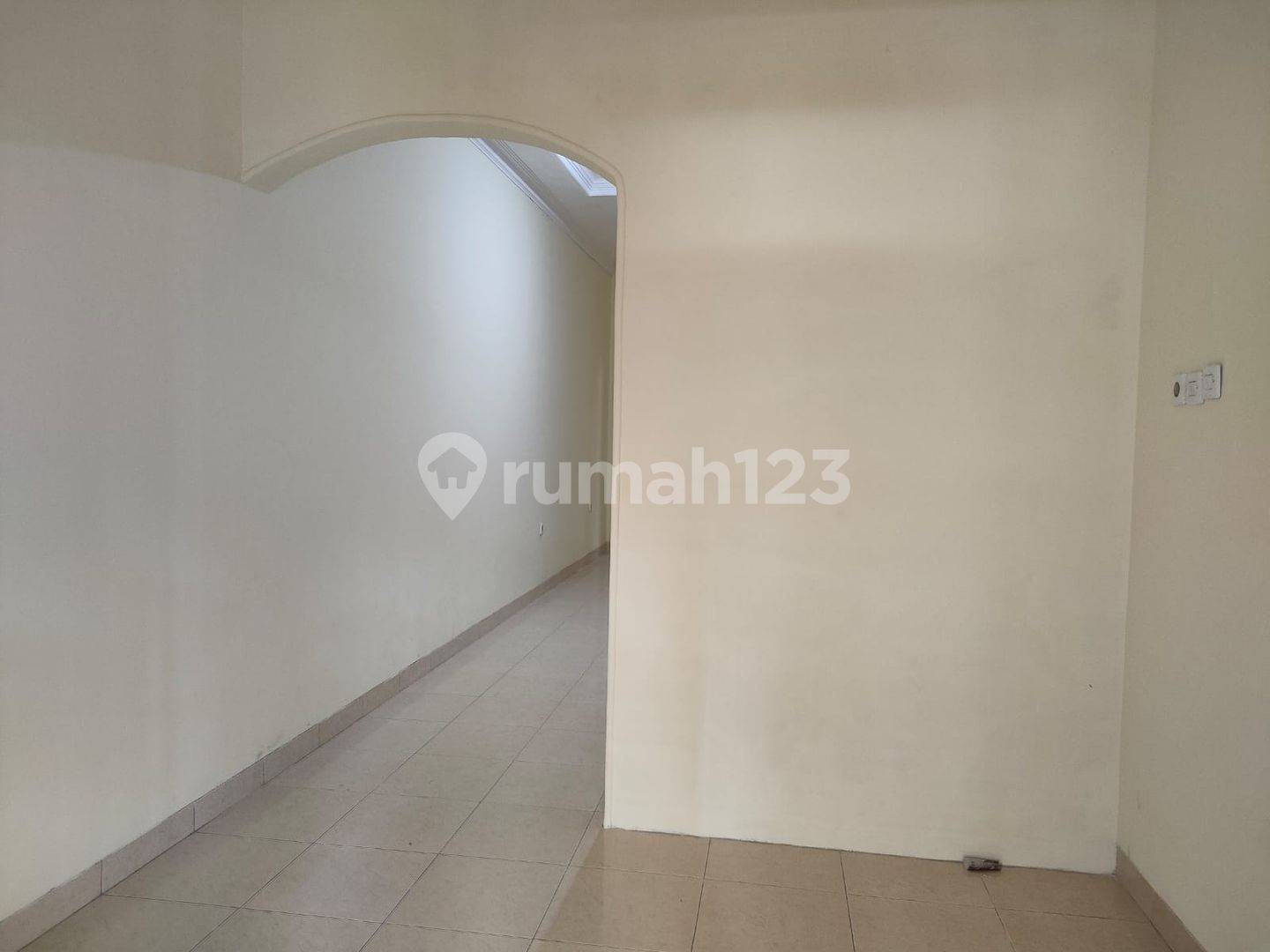 Strategic Location Near Kopo Indah 5, Accessible Area