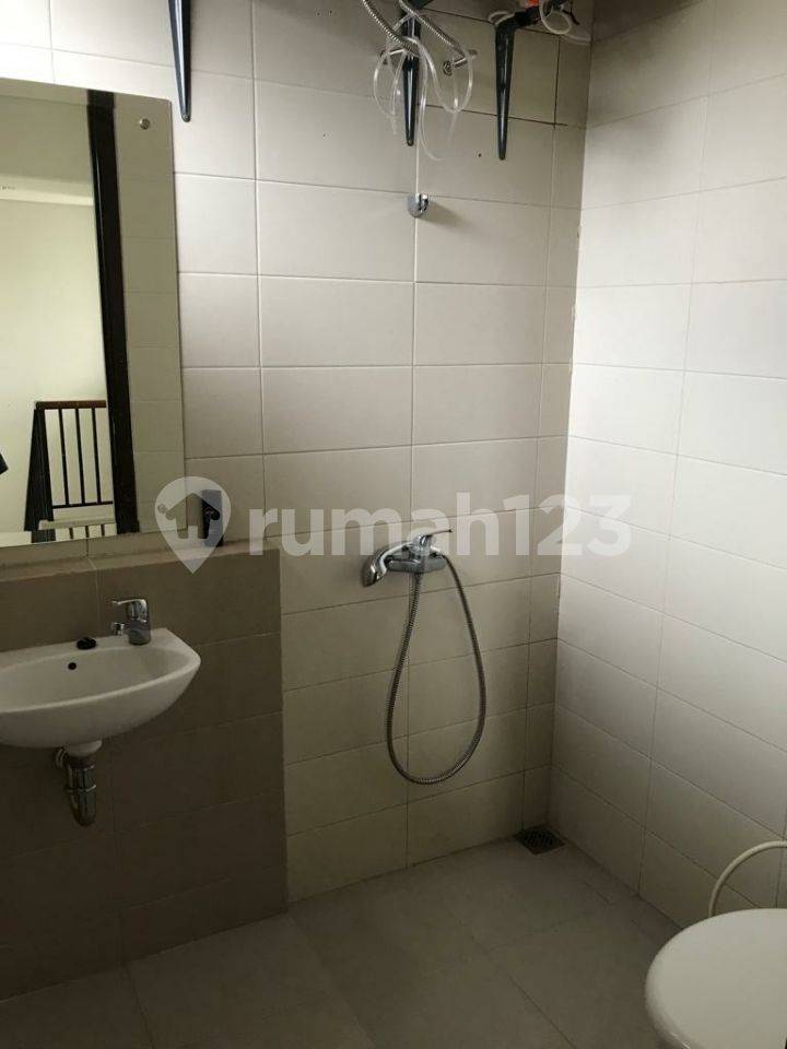 Strategic Location Near Essential Amenities