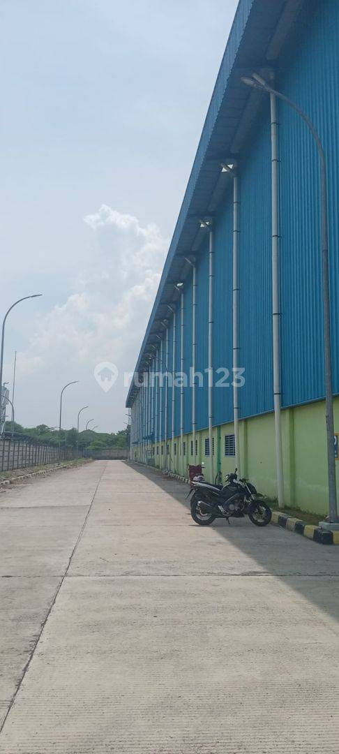 Modern Industrial Warehouse with Loading Dock and CCTV