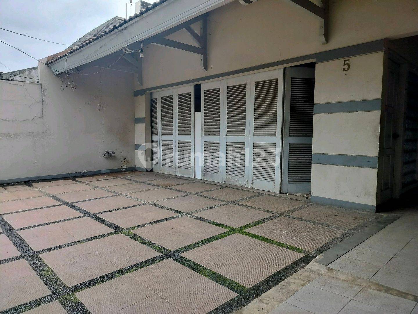 LRT маңындағы 1 қабатты үй, кеңсеге немесе бизнес үшін қолайлы