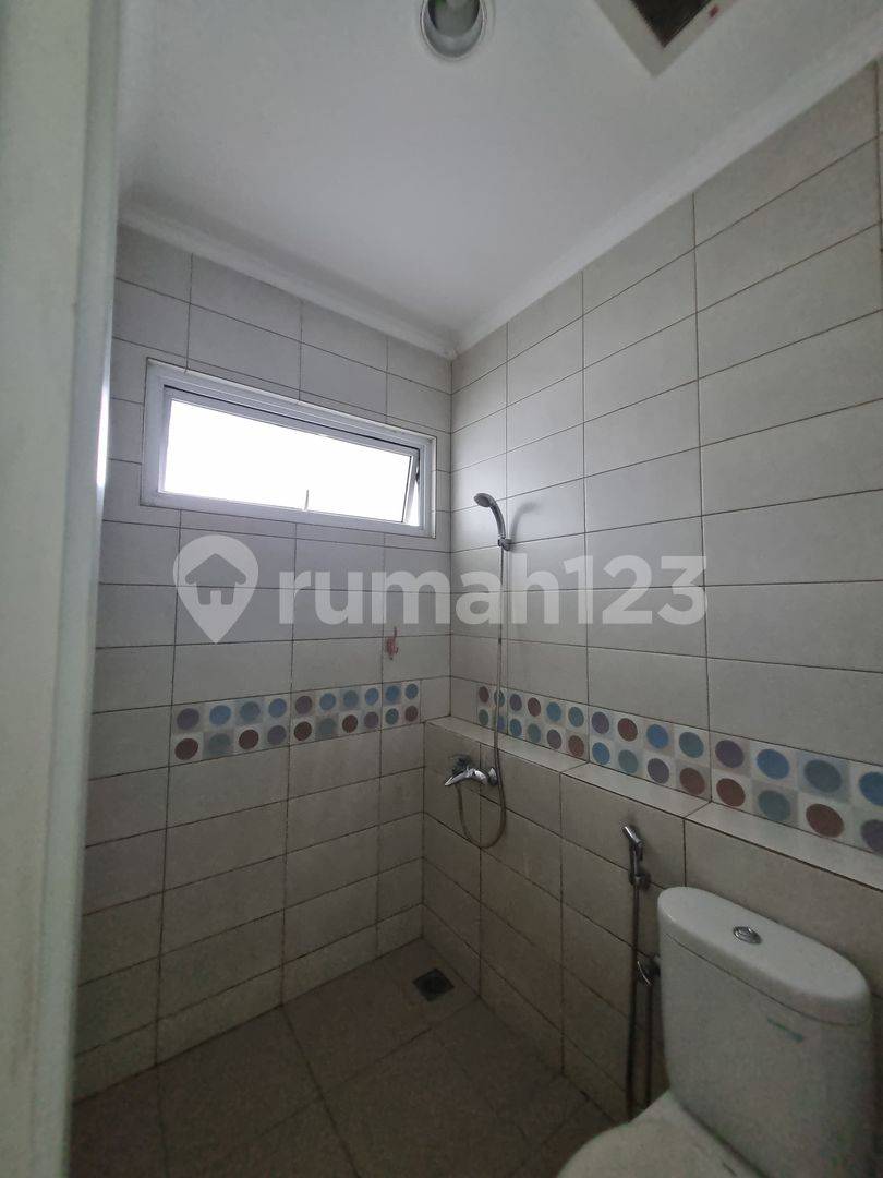 Fully Renovated, Ready to Move In, 8-Meter Wide Property