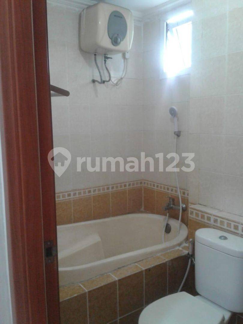 Grand Palace Kamayoran пәтері - 2 жаттық бөлме, жиһазсыз, 9 қабат