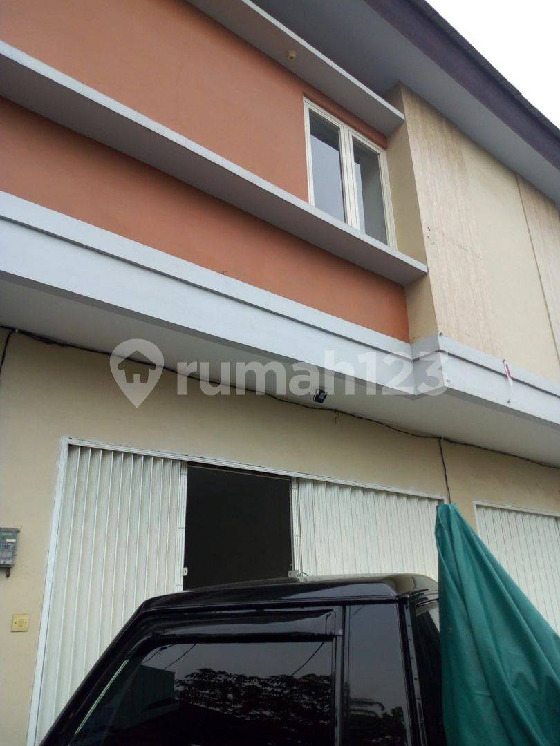 Shop House in Green City, East Surabaya - Strategic Location Near Campus