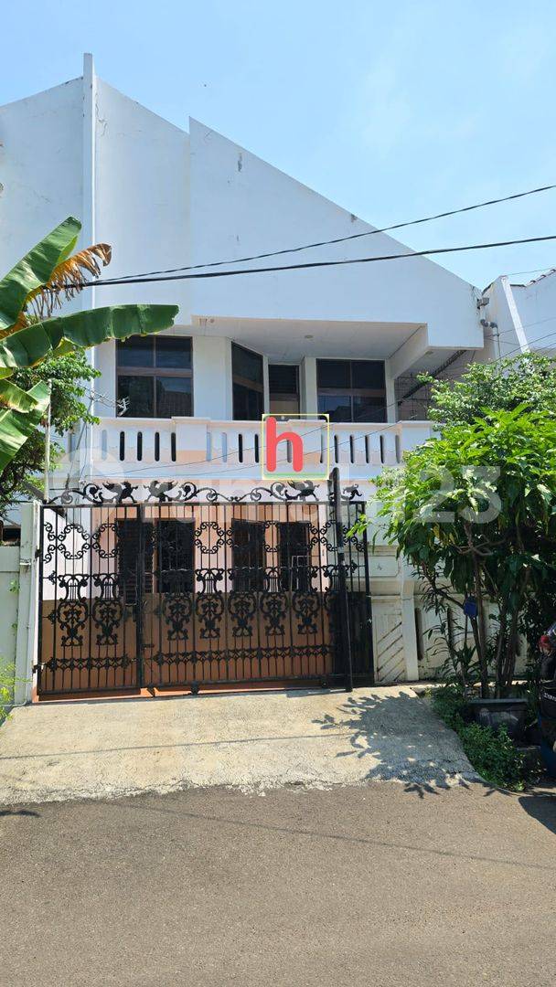 Rumah Pluit Timur - Просторий 4-кімнатний будинок в оренду