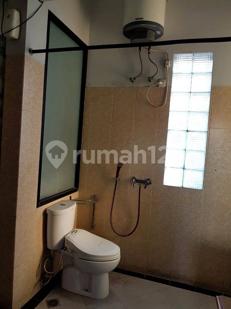 3.5 қабатты үй, Солтүстік Джакарта, Келапа Гадинг - Жөнделген, Бизнес үшін қолайлы