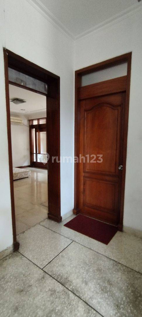 Strategic Location Property - Suitable for Showroom, Logistics, Office, or Clinic