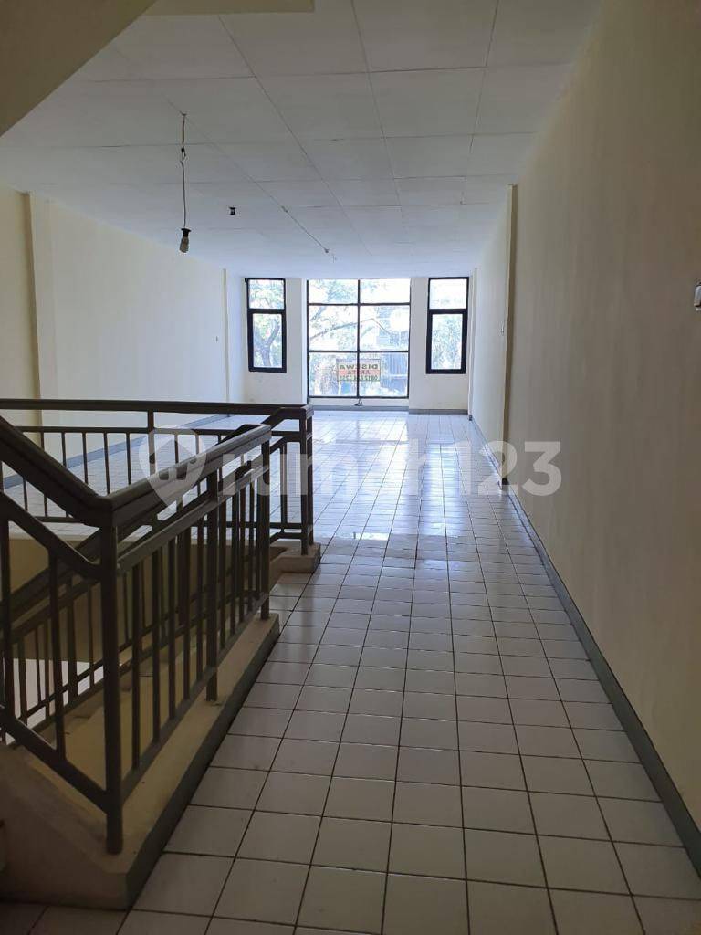 Commercial Space in Gading Serpong, Strategic Location Near Mall