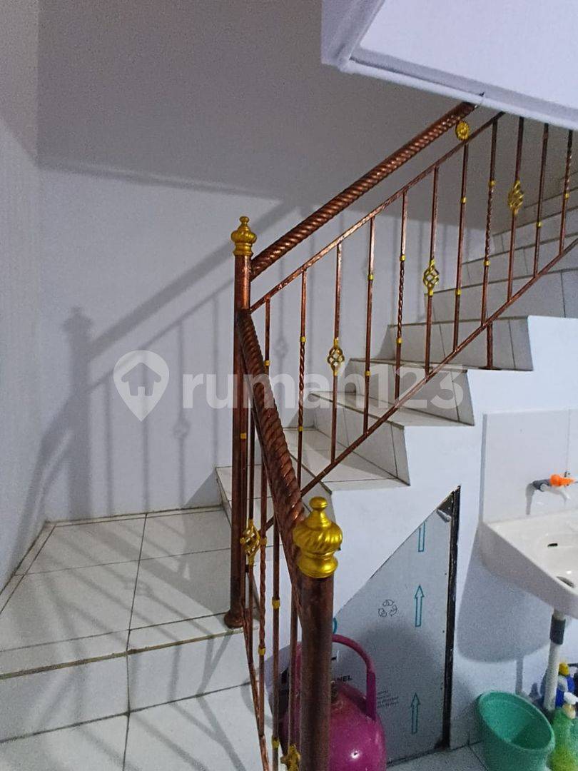 2-Story House, 6x16m, West-Facing, with Kitchen Set and AC