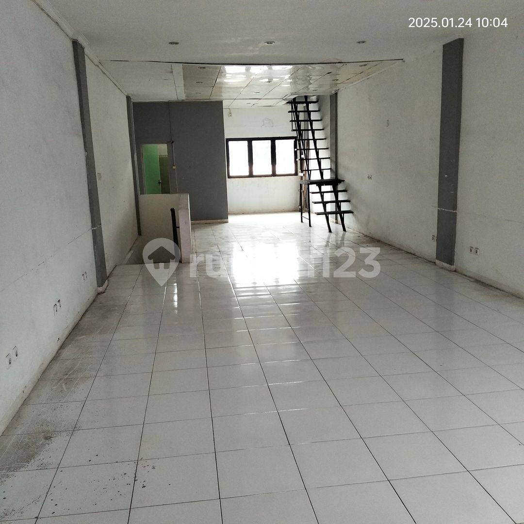 Central Jakarta Property, Street-Side, Flood-Free, 3-Story Building
