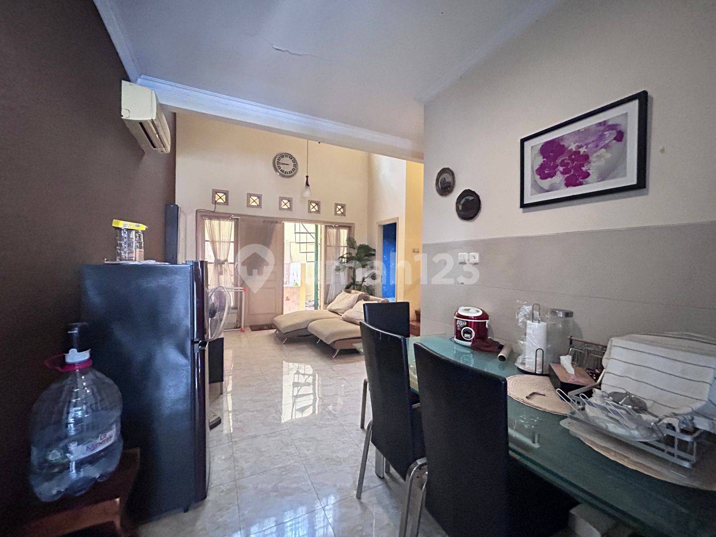 2-спальная полностью меблированная вилла в Raffles Hills Cibubur