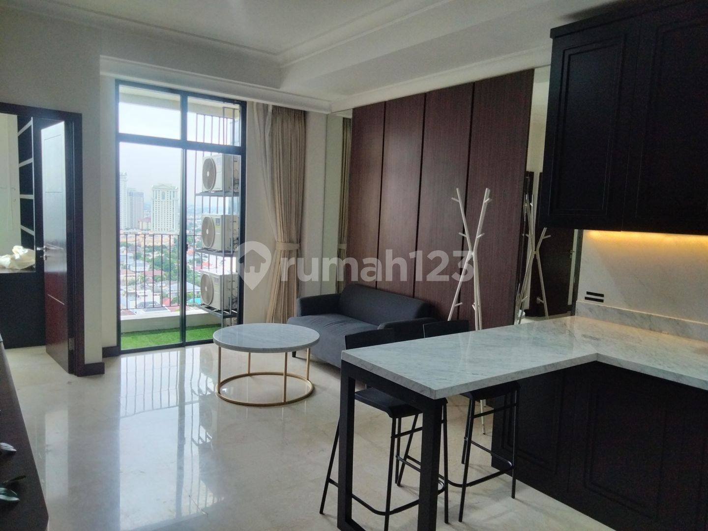 2-х комнатная квартира в Permata Hijau Suites, с мебелью, 19 этаж