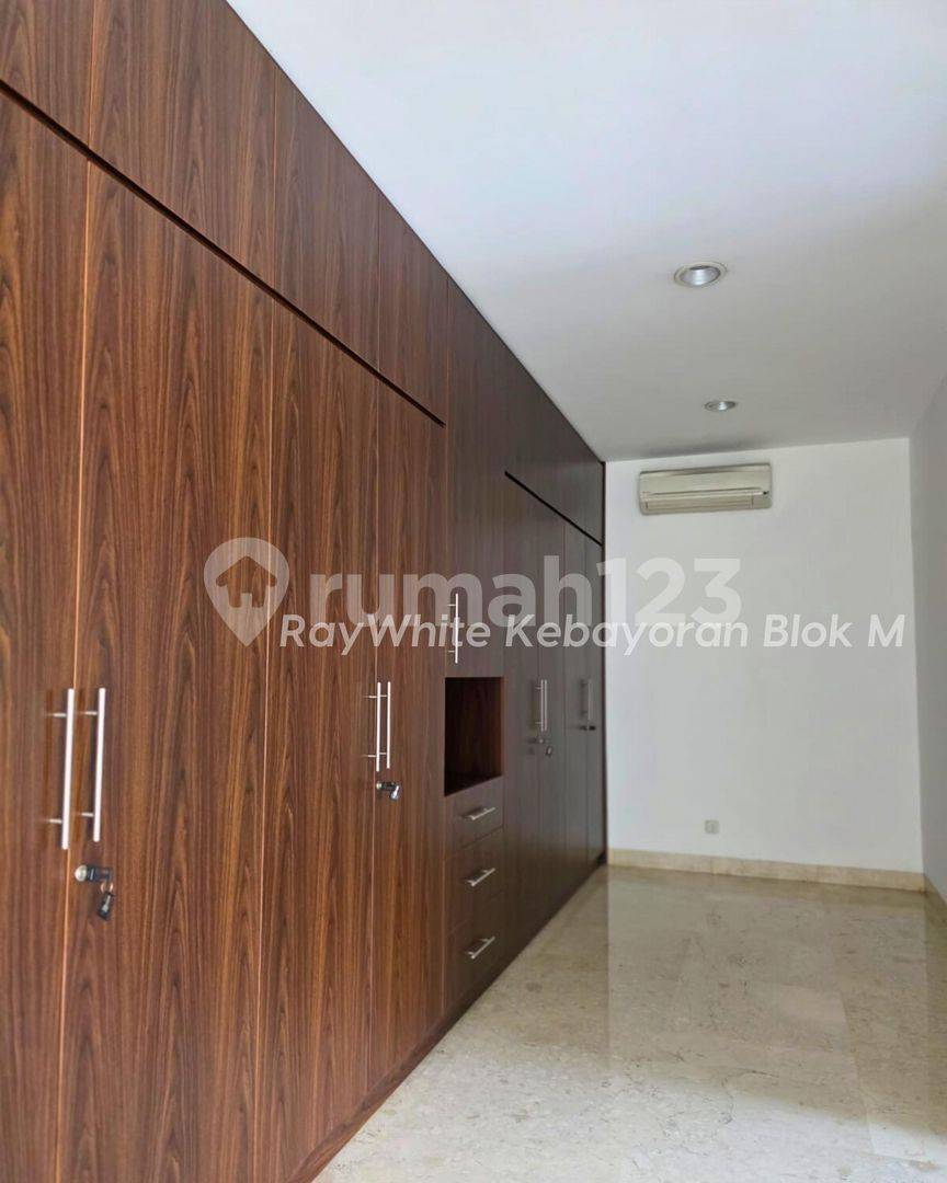 Кебайоран Барудағы сәнді вилла - Жағалауы бар кең 700м² жер
