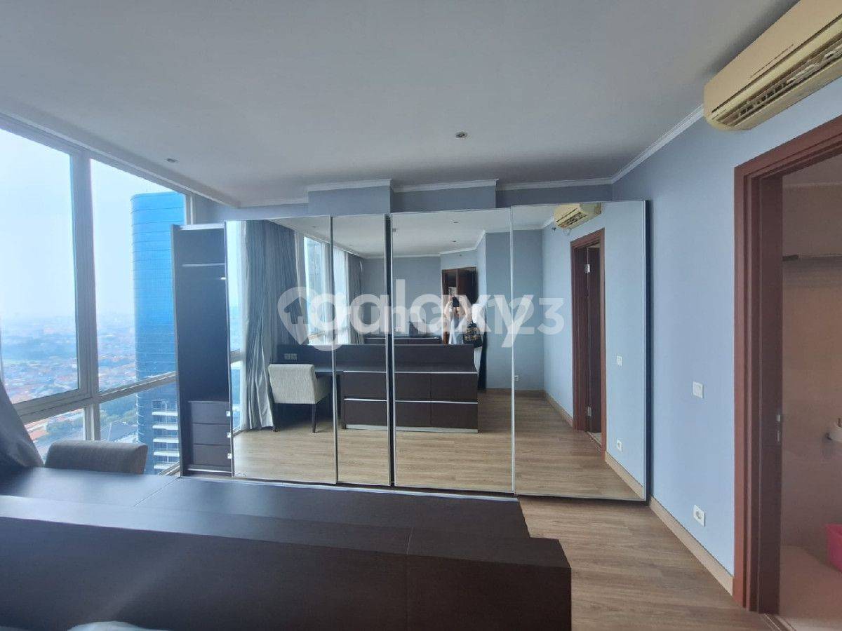 Spacious Apartment in Ciputra World Surabaya with City Views