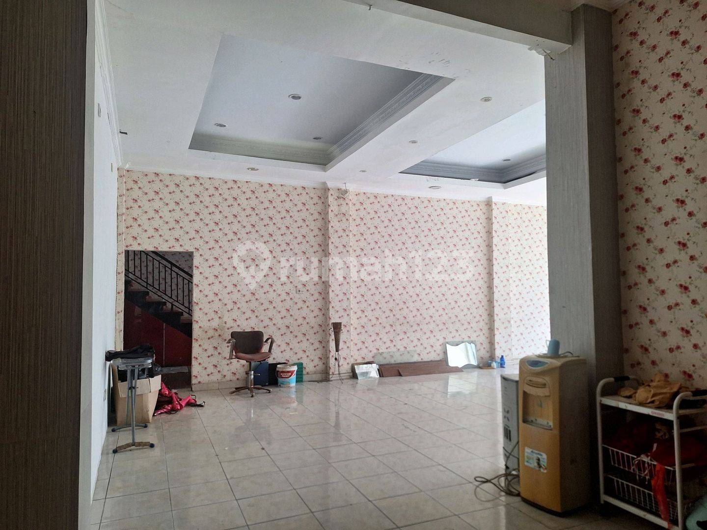 Spacious 2-Story Property with Large Land Area