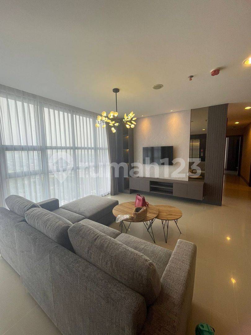 Spacious 3-Bedroom Furnished Apartment in Pondok Indah