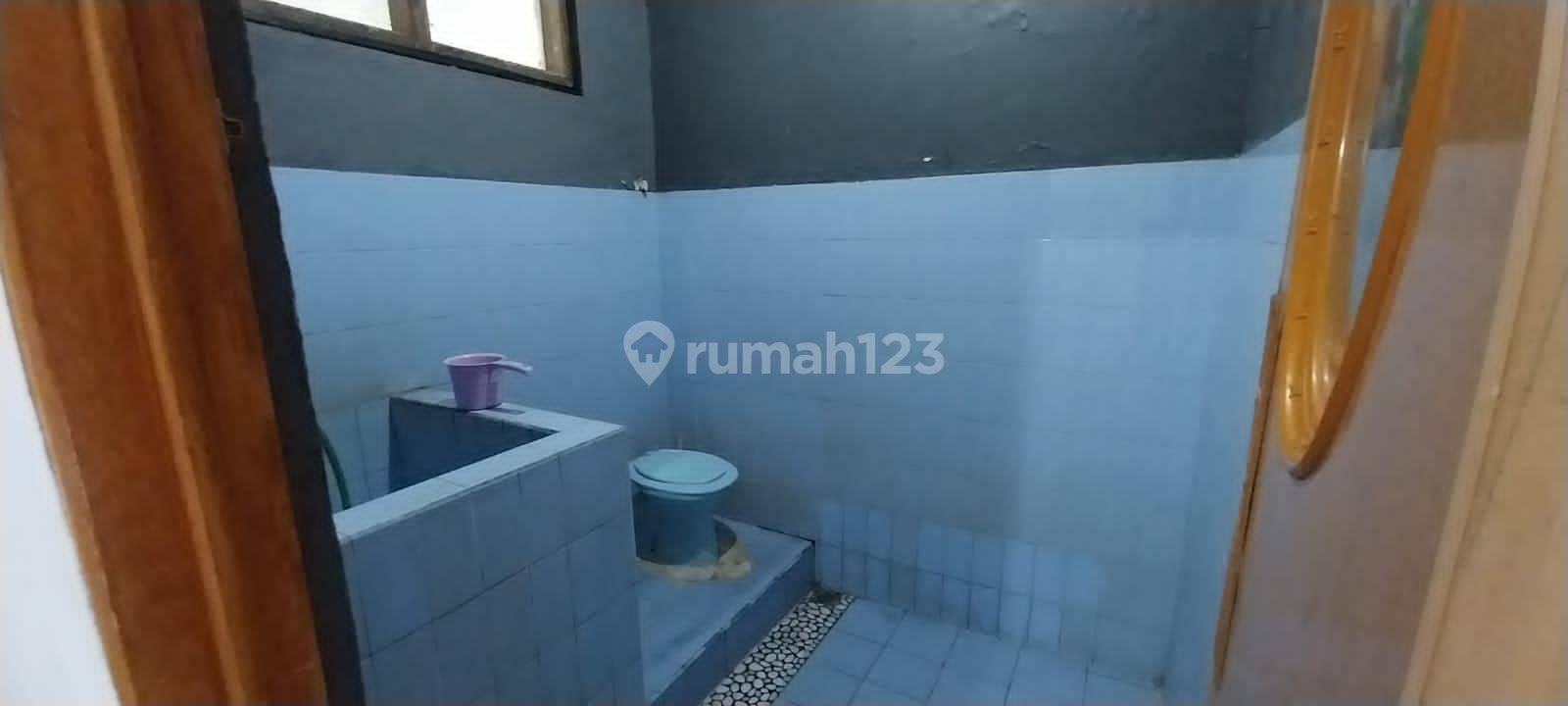 Strategic House in Sarijadi - 3 Bedrooms, Compact Living