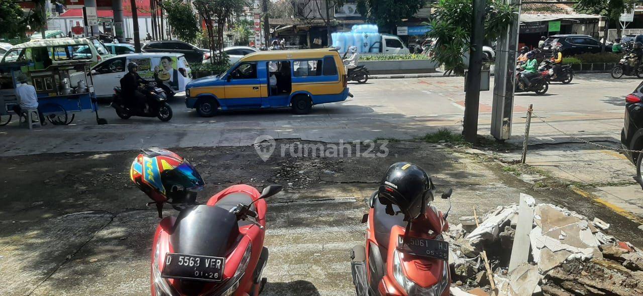 2-Story Commercial Shophouse in Kiaracondong Near Soekarno Hatta