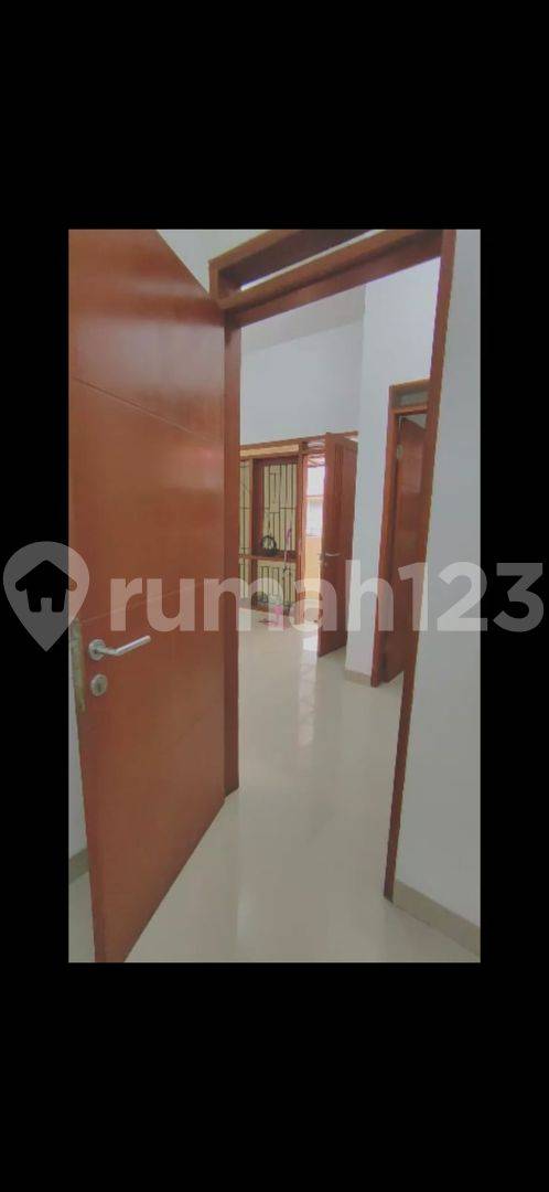 SEWA Rumah apik terawat Derwati mas utara