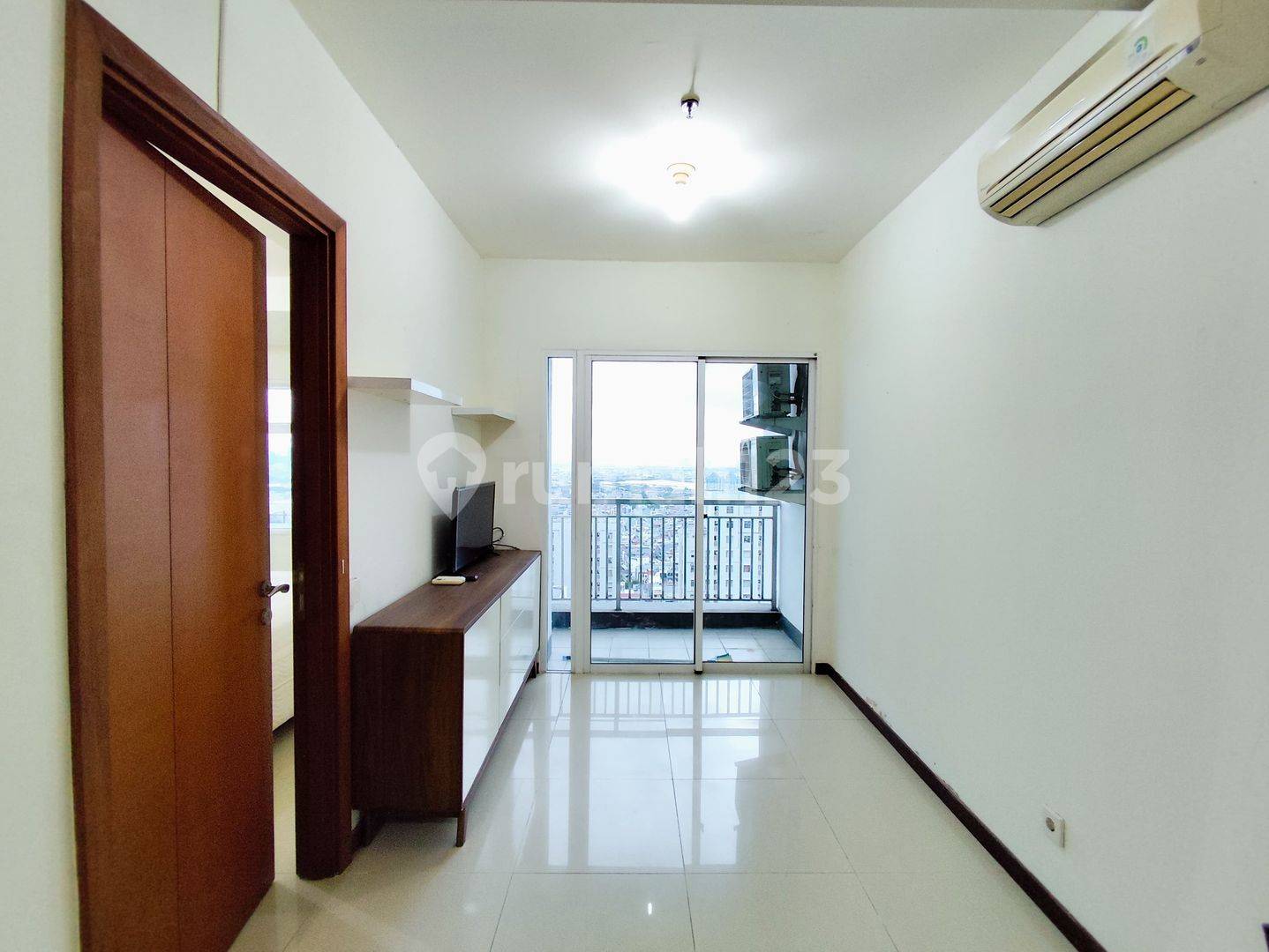 Green Bay Pluit Apartment with Multiple Facilities