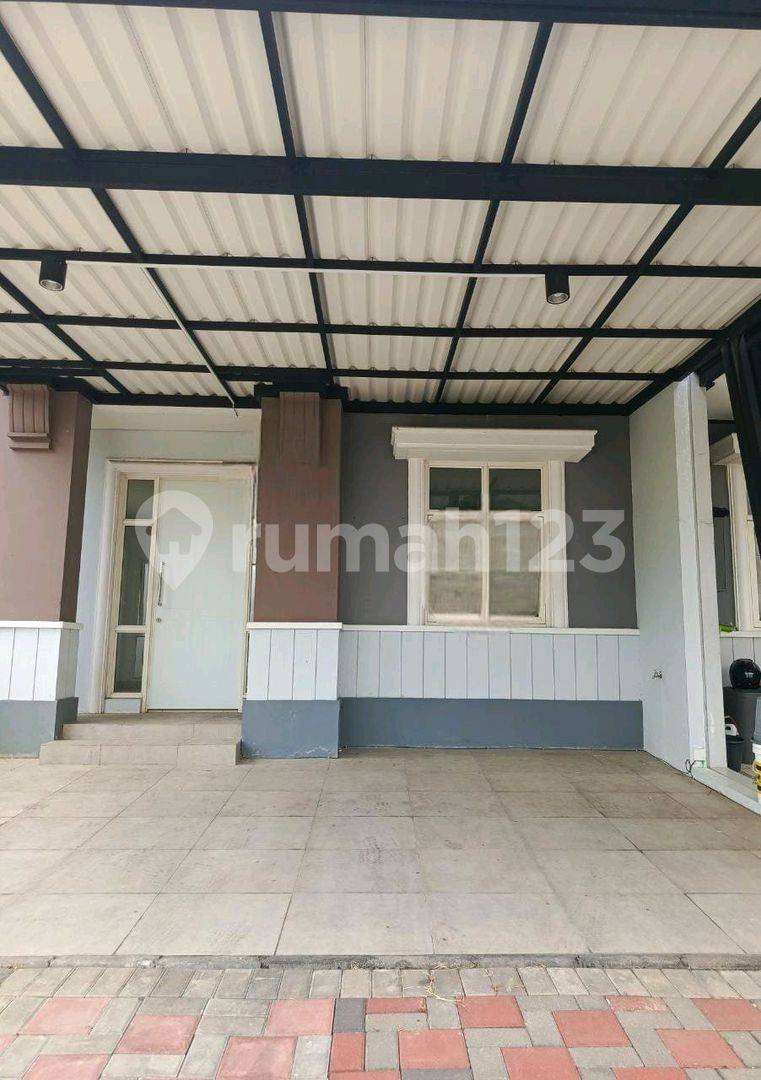 Spacious Family Home with 4 Bedrooms and Convenient Location