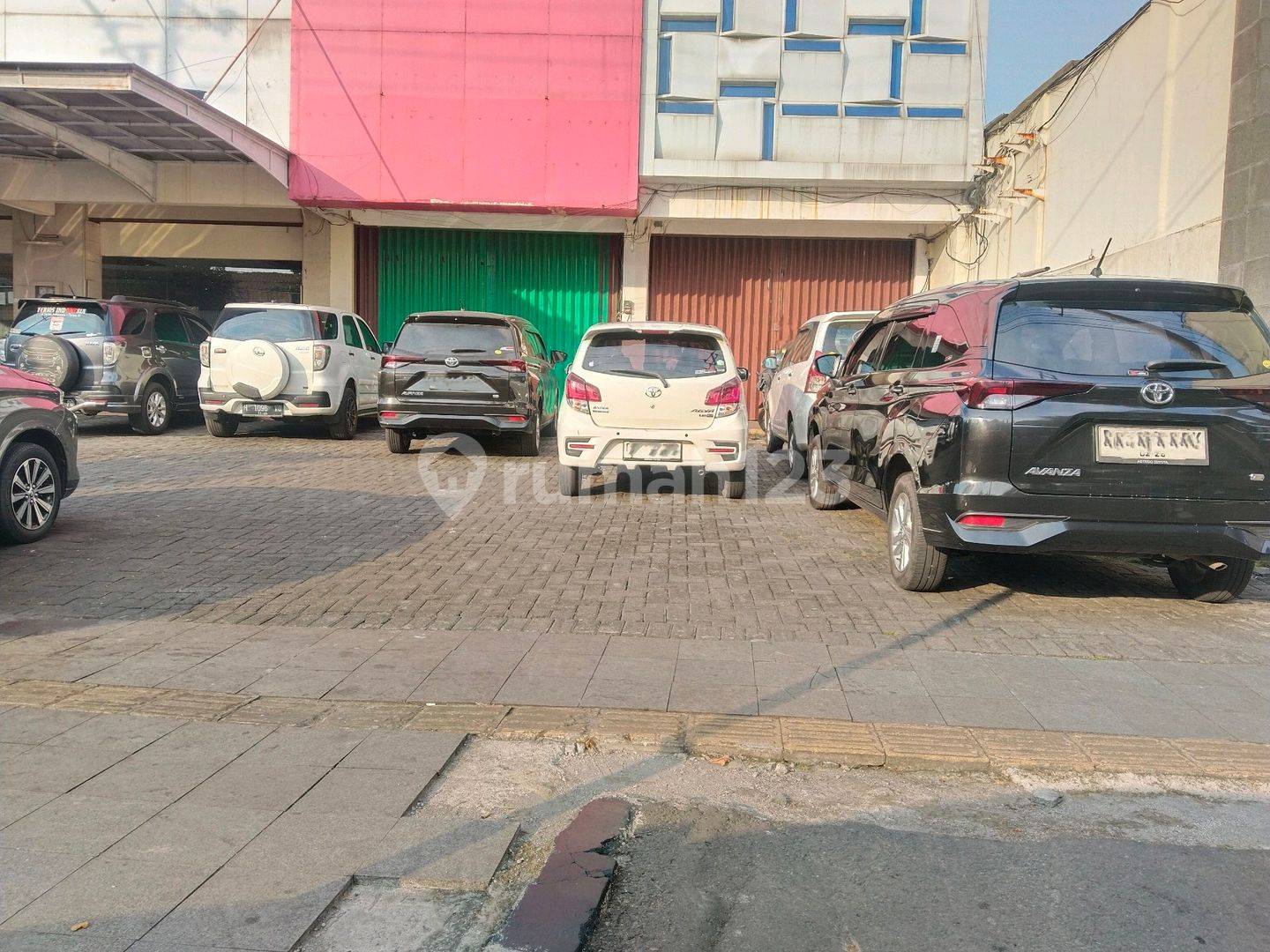 Commercial Property in Central Semarang - 3-Story Shophouse