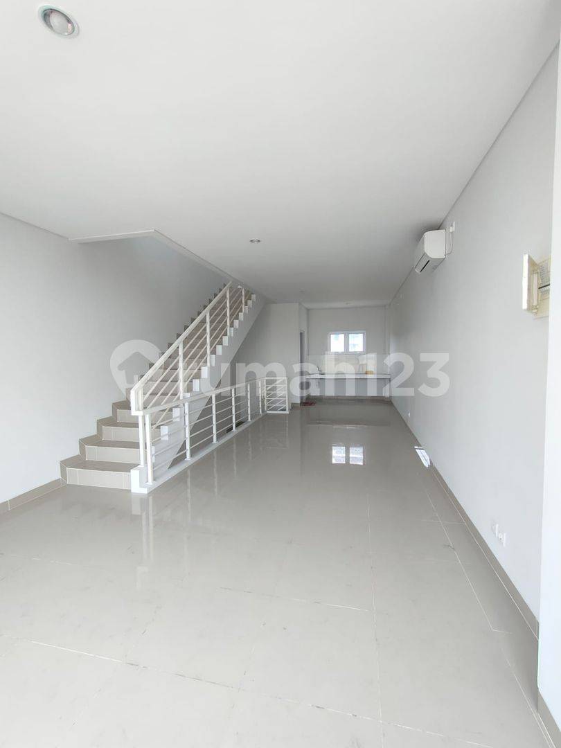 3-Story Commercial Shophouse in Bolsena Square, Gading Serpong