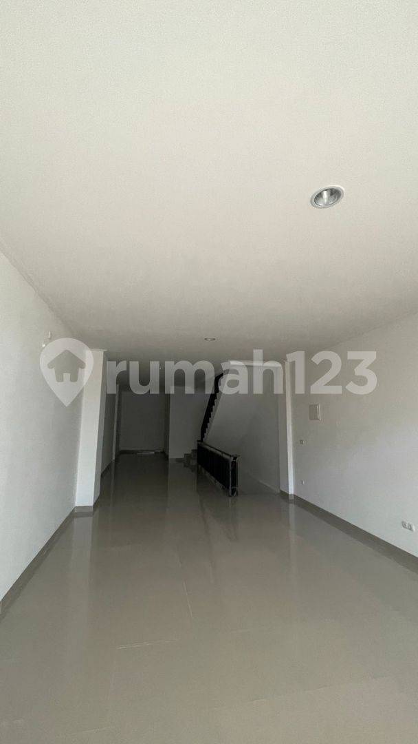 3-Story Property, 4.5x16.25 Size, Ready to Move In