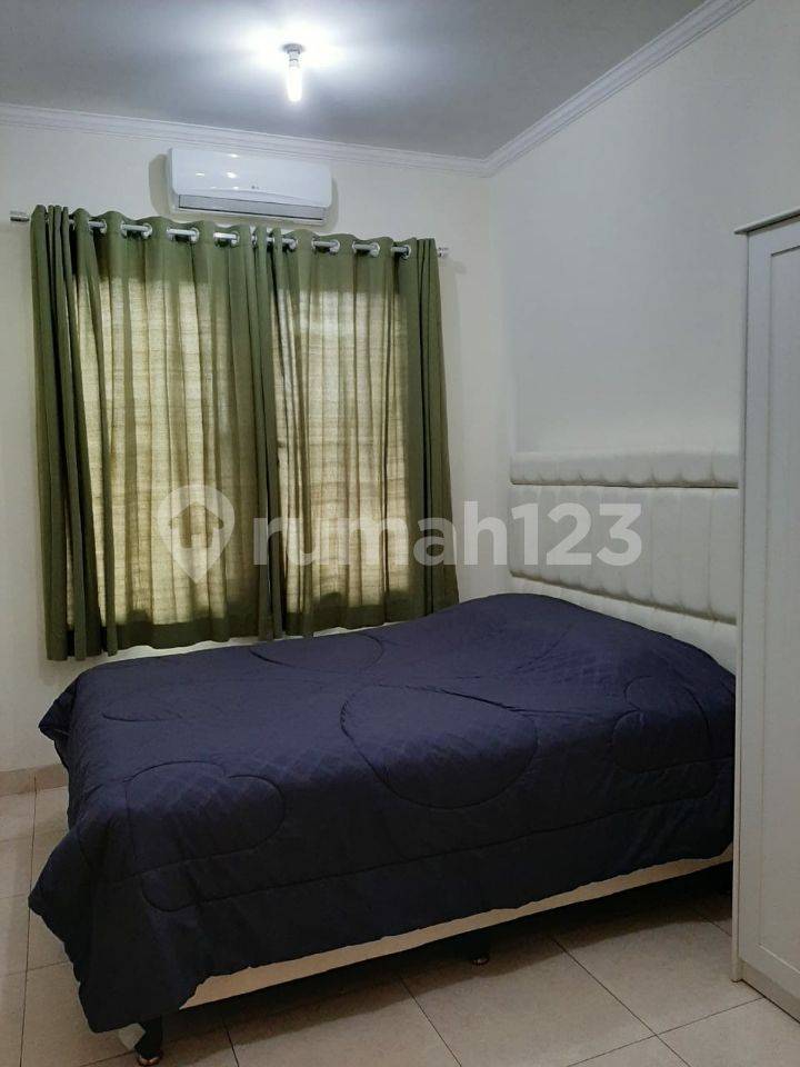 Modern House Near Mall with Strategic Location