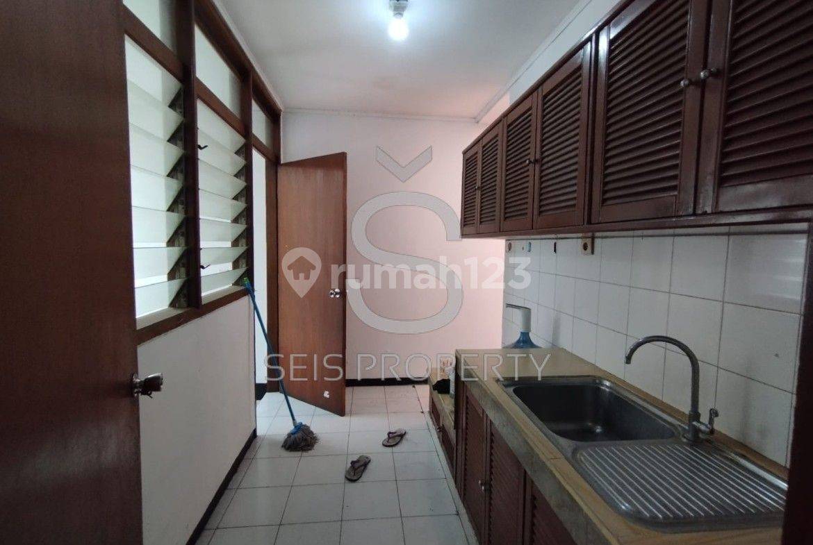 3+1 Bedroom Property with Garage and Carport