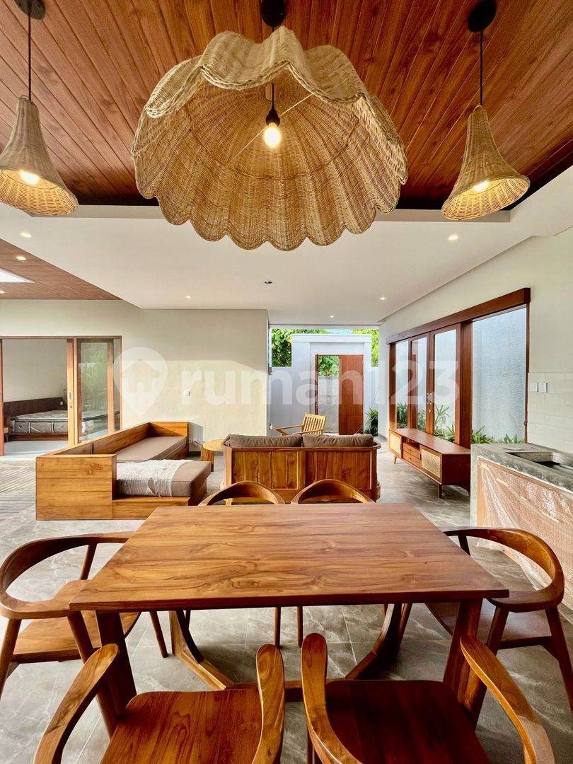 Modern Tropical Villa in Prime Seminyak Location
