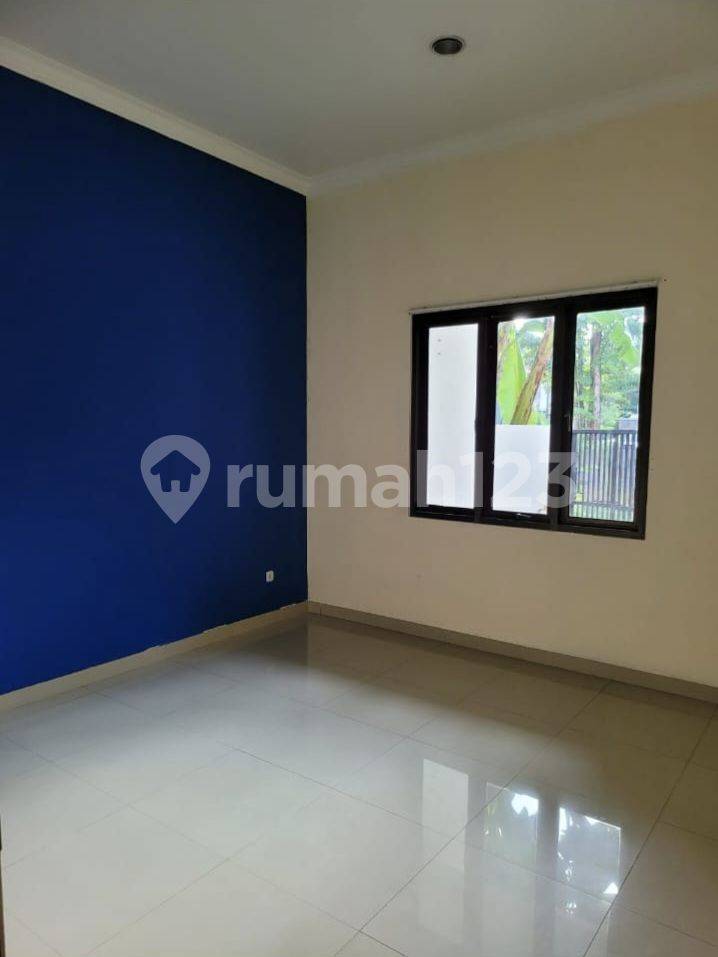 2.5 Story House at Gading Residence Pelangi - Spacious Family Home