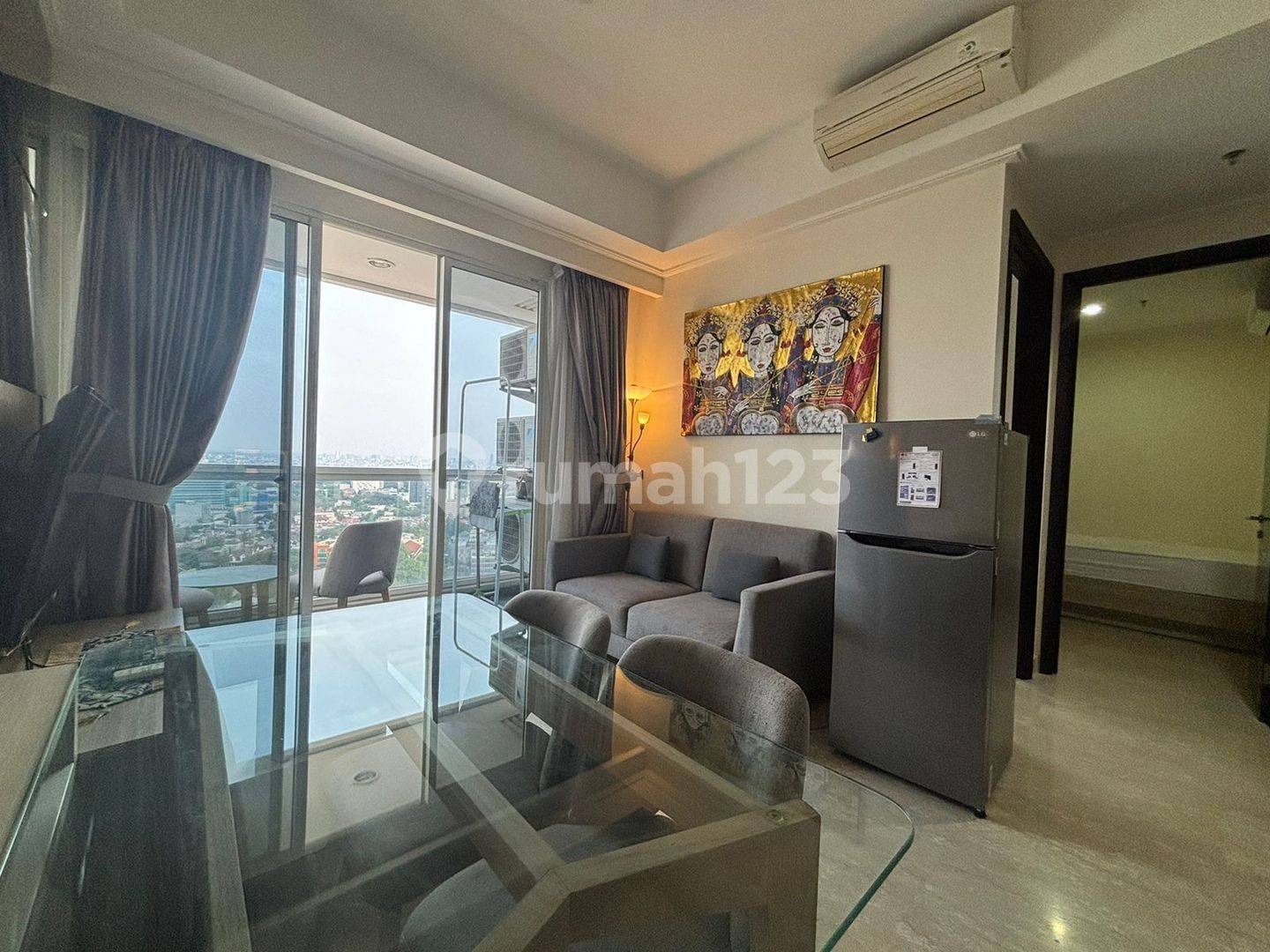 Menteng Park 2 Bedroom Apartment with Private Lift