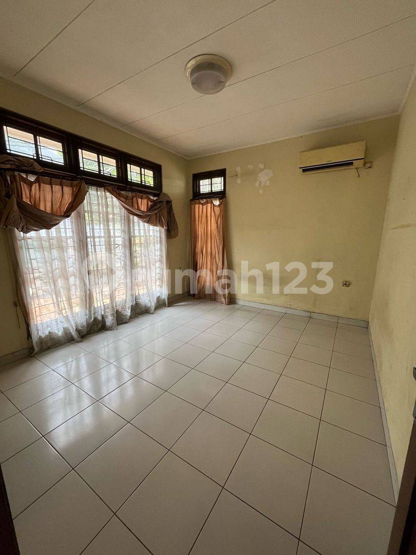 Antique House with East and South Facing, Spacious Layout