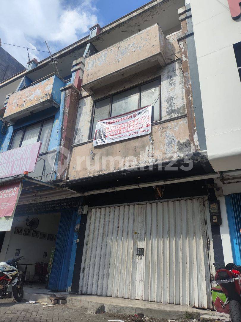 3-Story Ruko for Rent at Klampis Jaya, Near Gas Station