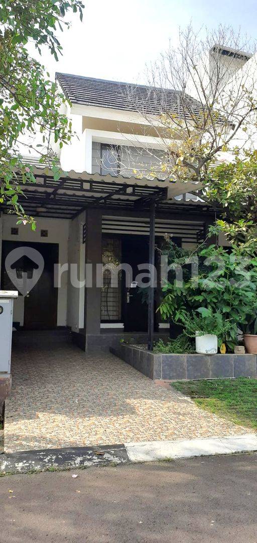 Minimalist 1-Story House in Graha Raya Bintaro with 3 Bedrooms