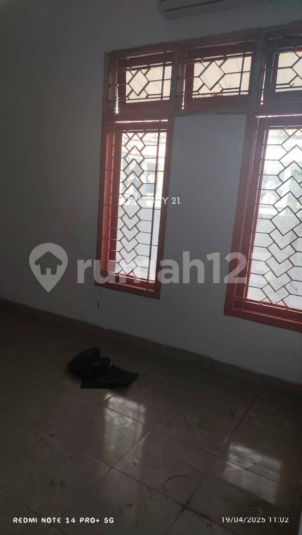 Strategic Location Property with Multiple Rooms