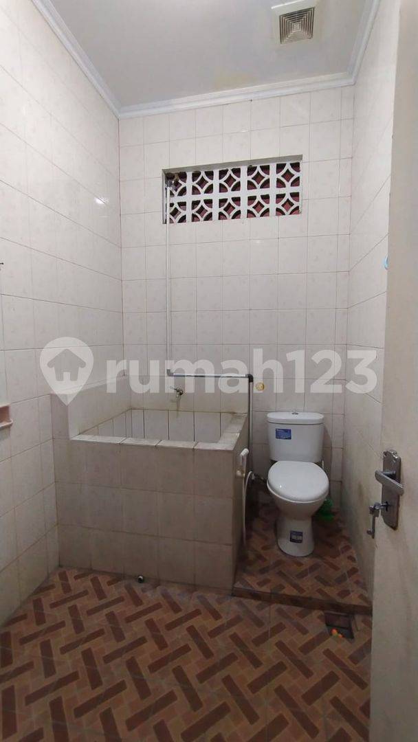 Rumah Tinggal Strategis di Cipete Jakarta Selatan - Ideal for Office or Residence
