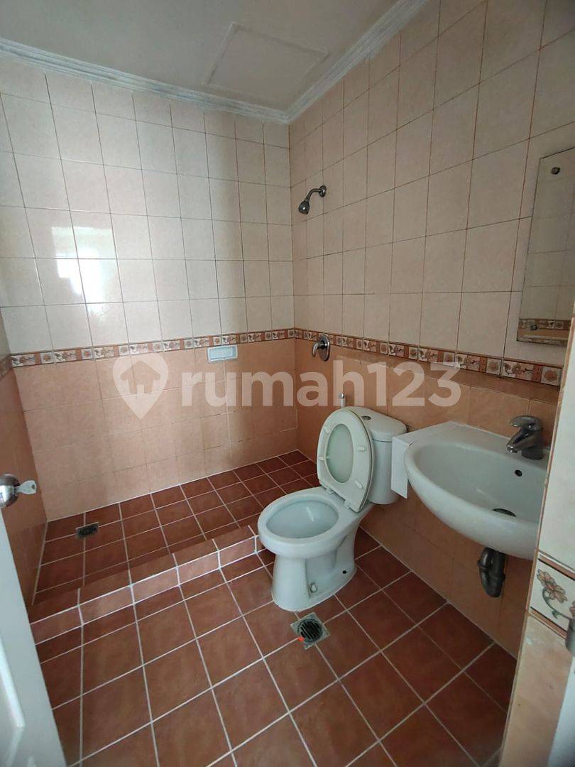 Comfortable 2BR Apartment in Frenchwalk MOI, Kelapa Gading