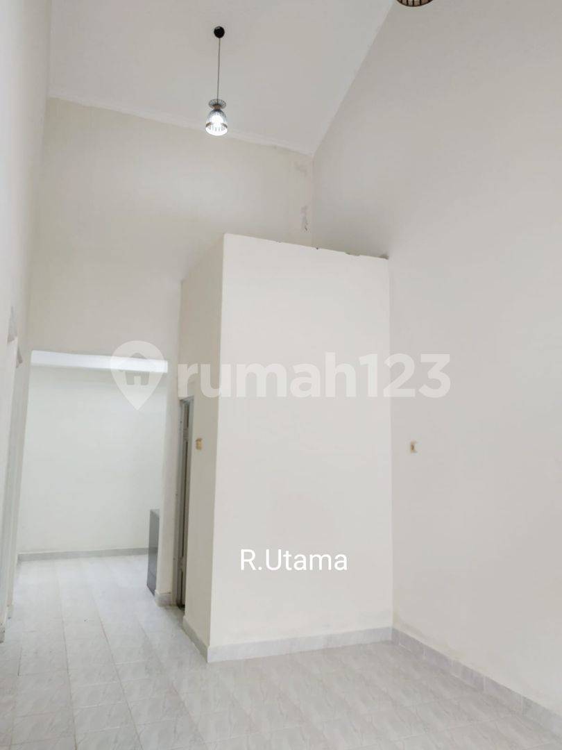 2-Bedroom House with Utilities, Garage, Low Electricity Consumption