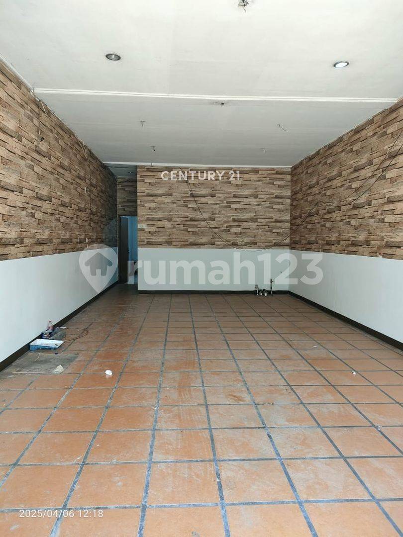 Taman Kopo Indah 3, Бандунгтегі 2 қабатты стратегиялық коммерциялық кеңістік