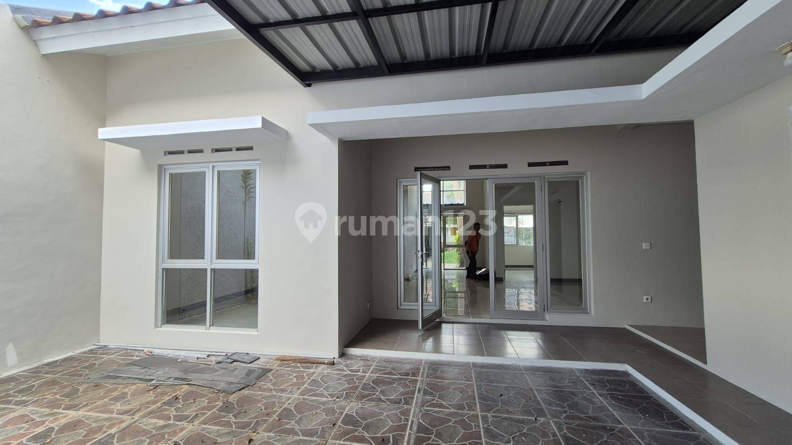 House in Kota Baru Parahyangan, Mayang Sunda