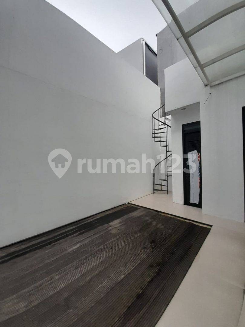 2-Story TKI House with 3 Bedrooms, Semi-Furnished