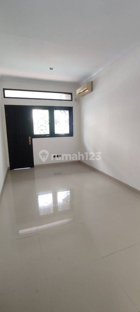 Spacious 2-Story House near Cawang Station in Tebet, Jakarta Selatan