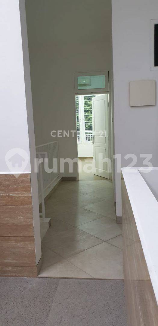 Spacious Two-Story House in Rawamangun with Multiple Rooms