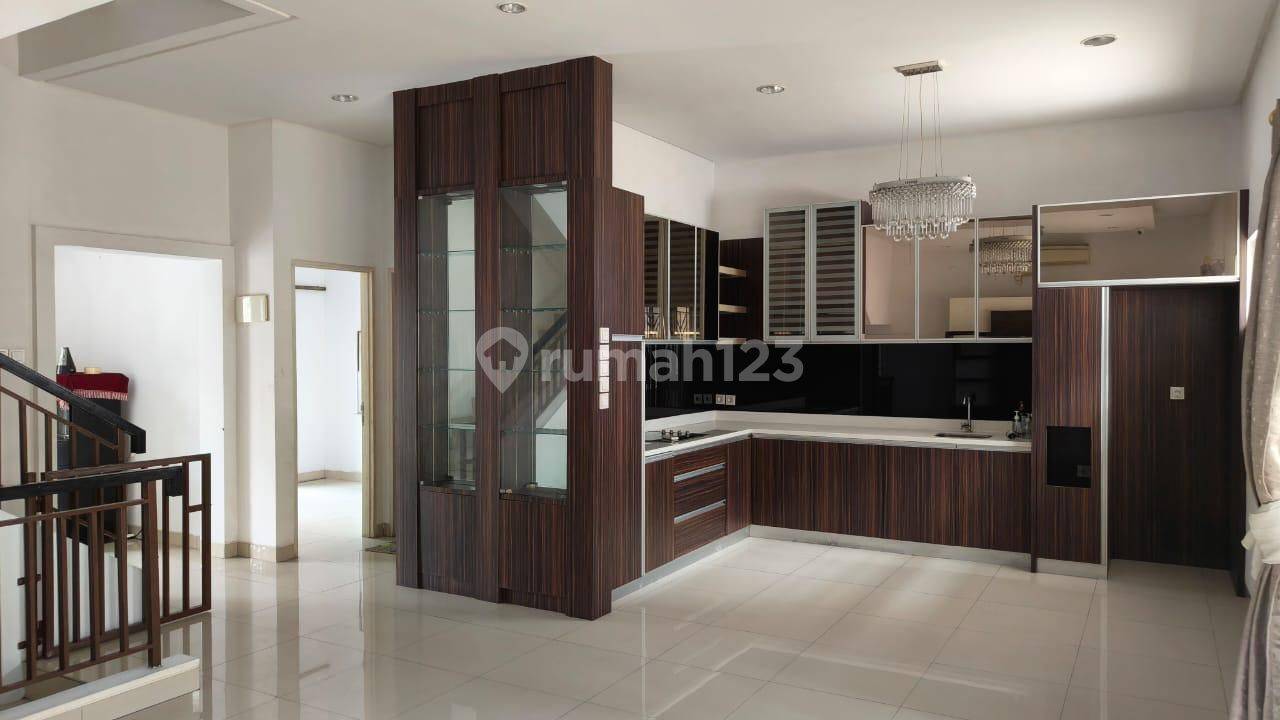 Garden House PIK 1 - 6+1 жумектары бар 3 қабатты таунхаус