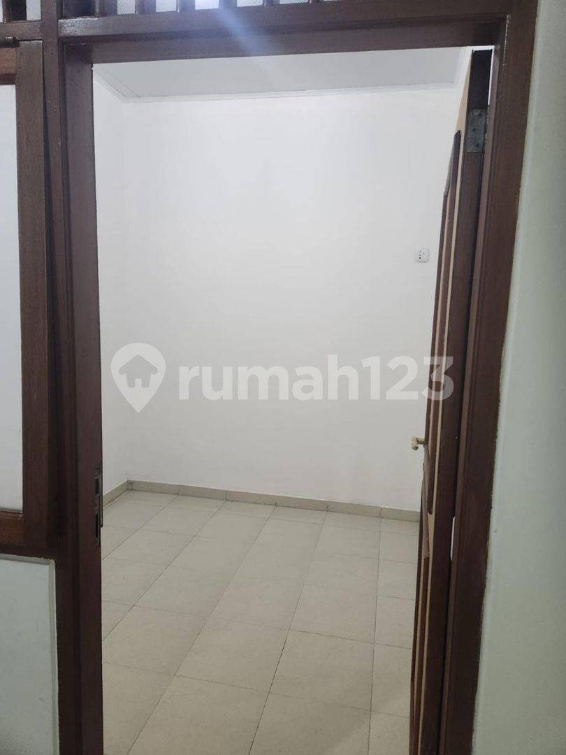 House in Griyaloka BSD, Sector 1-6, Southeast Facing