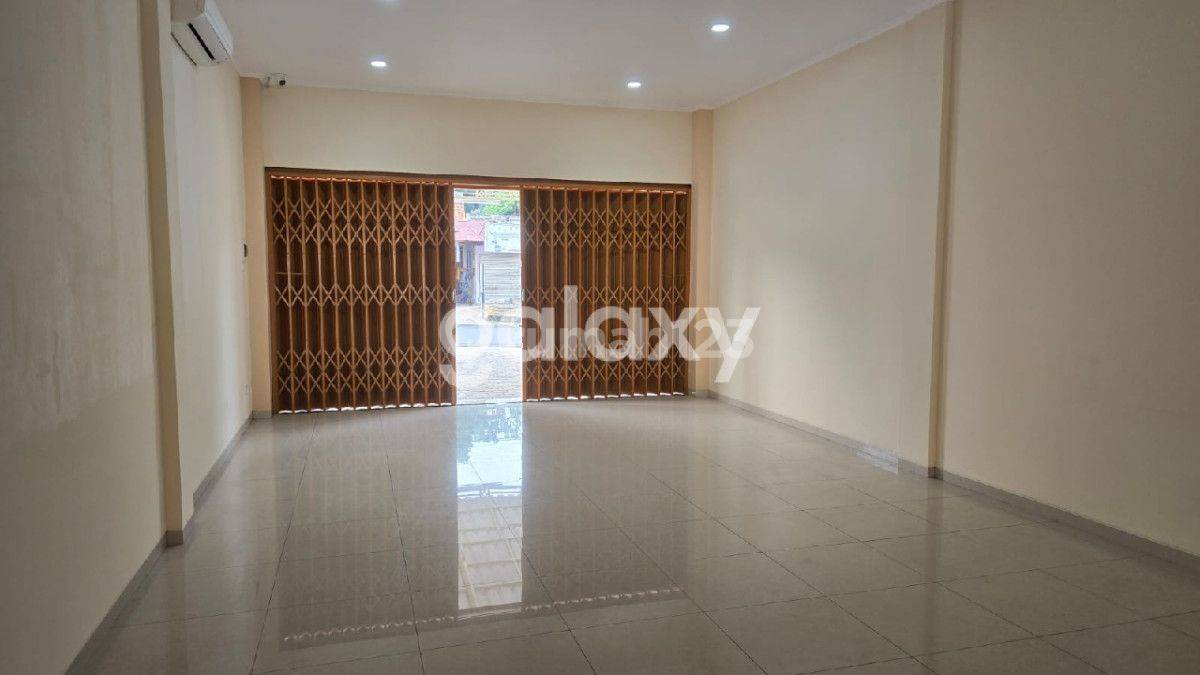 Karangrejo Raya, Banyumanik Semarang-дағы коммерциялық жылжымайтын мүлік