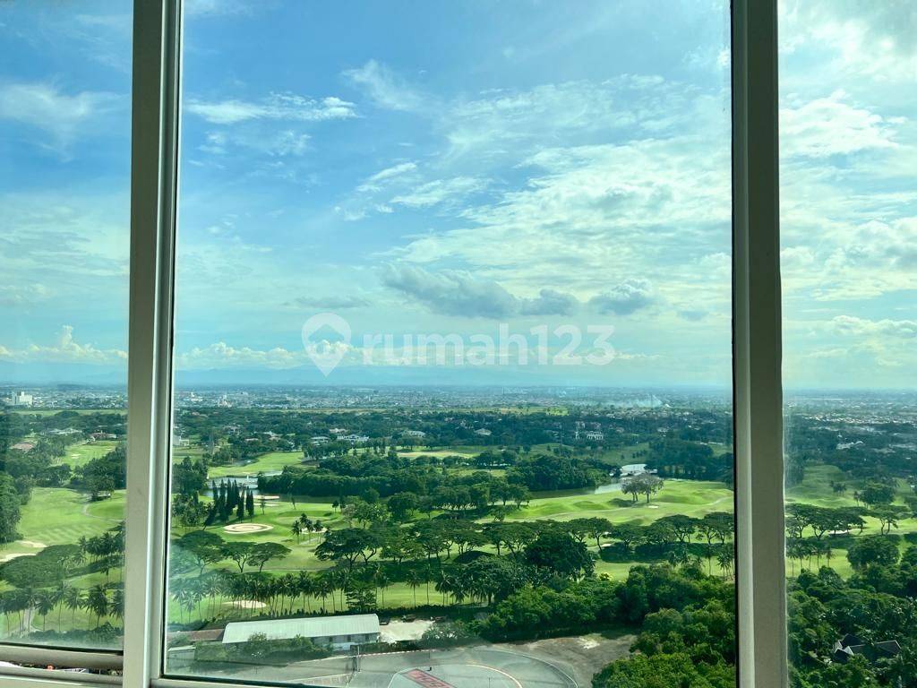 Furnished Studio Apartment with Golf Course View
